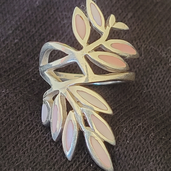 Ring - Picture 1 of 3